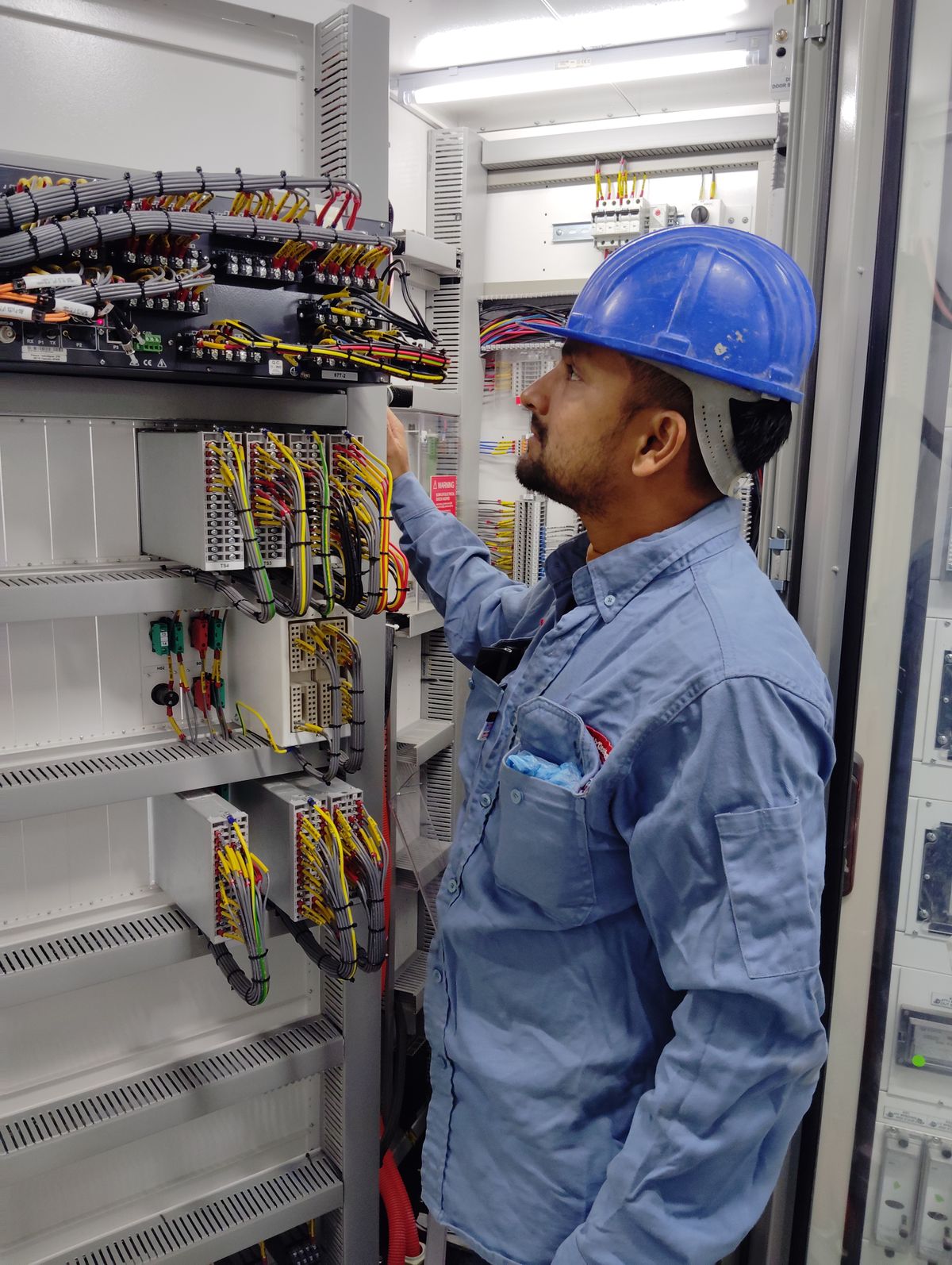 Esenler elektrikçi — tamirji sahada